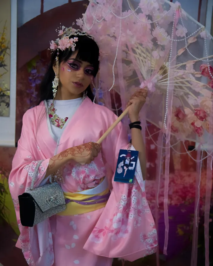 Photograph titled “DSC 05427” from Cosplay.